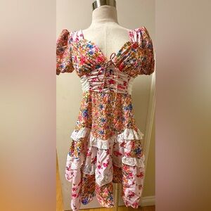 Floral Short Dress. New without tags. Size small.